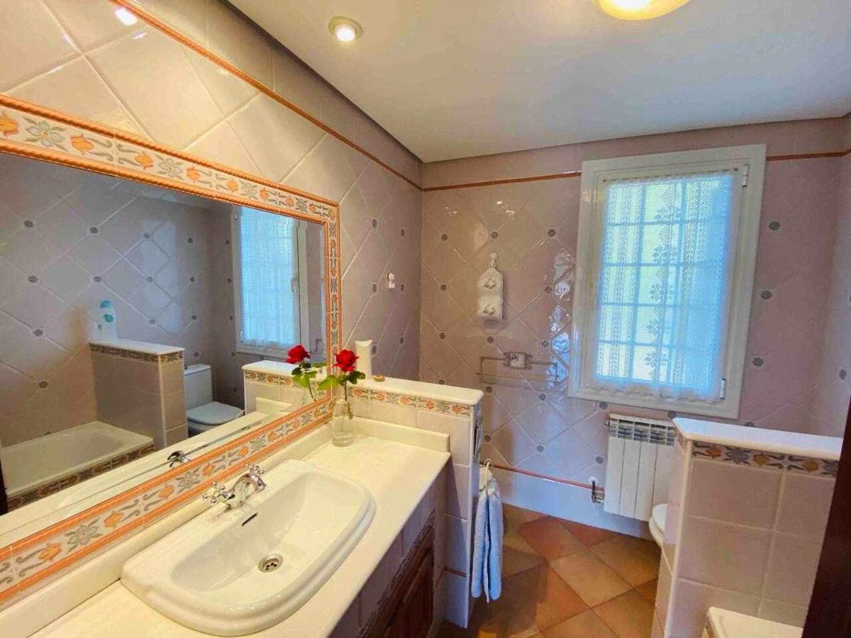 Sagastienea Villa Con Piscina Y Tenis En La Rioja Samaniego Bagian luar foto